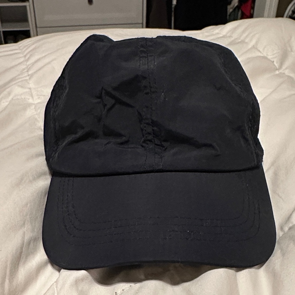 Women’s pony tail hat